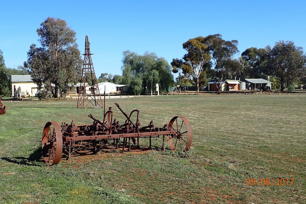 The Old School Merriwagga