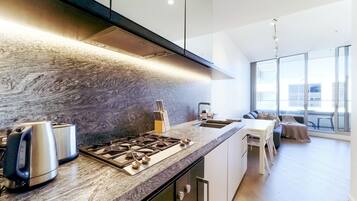 Fridge, microwave, oven, stovetop