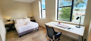 2 chambres, bureau, fer et planche à repasser, Wi-Fi gratuit