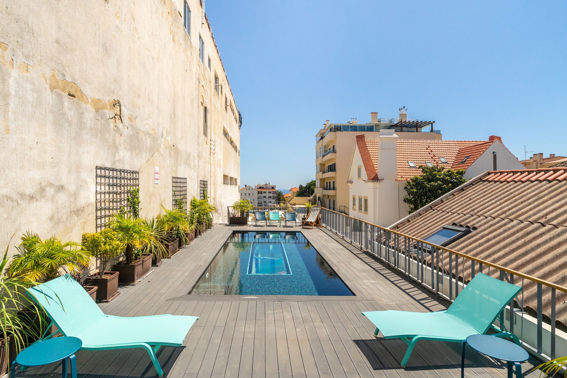 Chalet Estoril | MID TERM LEASE 40% OFF