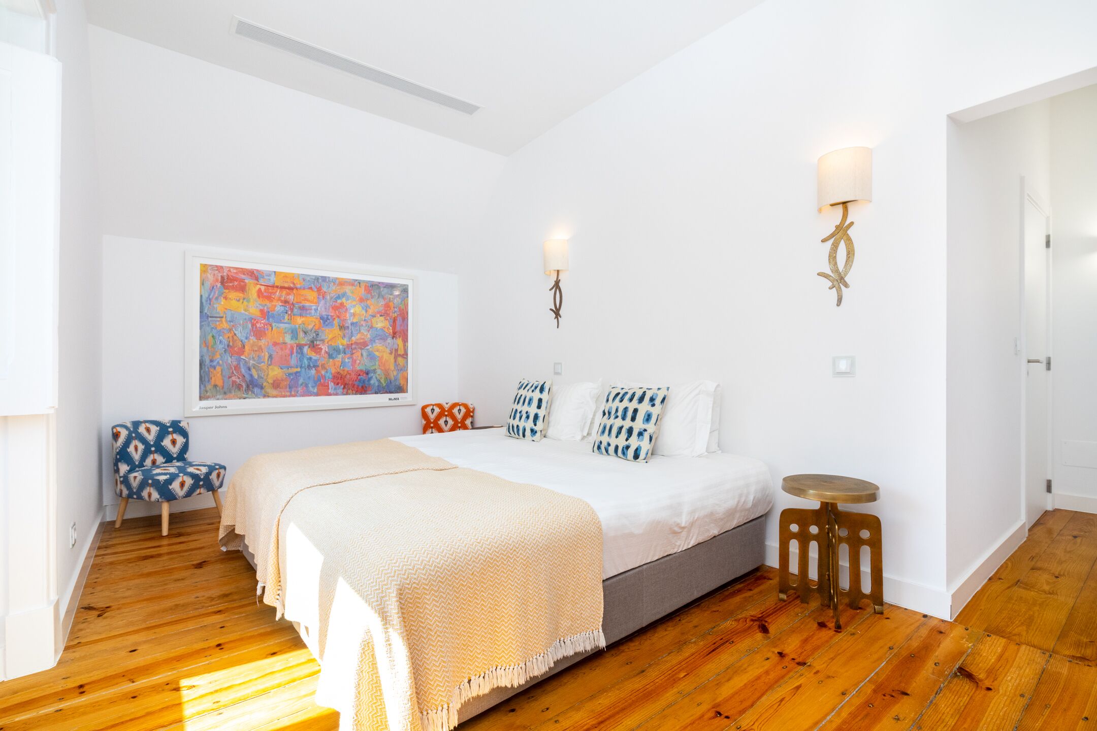 Chalet Estoril | MID TERM LEASE 40% OFF