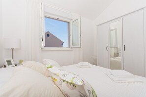 2 bedrooms, Internet, bed sheets