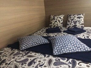 1 bedroom, iron/ironing board, Internet, bed sheets