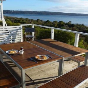 Outdoor dining -  beachfront house with panoramic sea views and direct access to the beach (Island Beach)