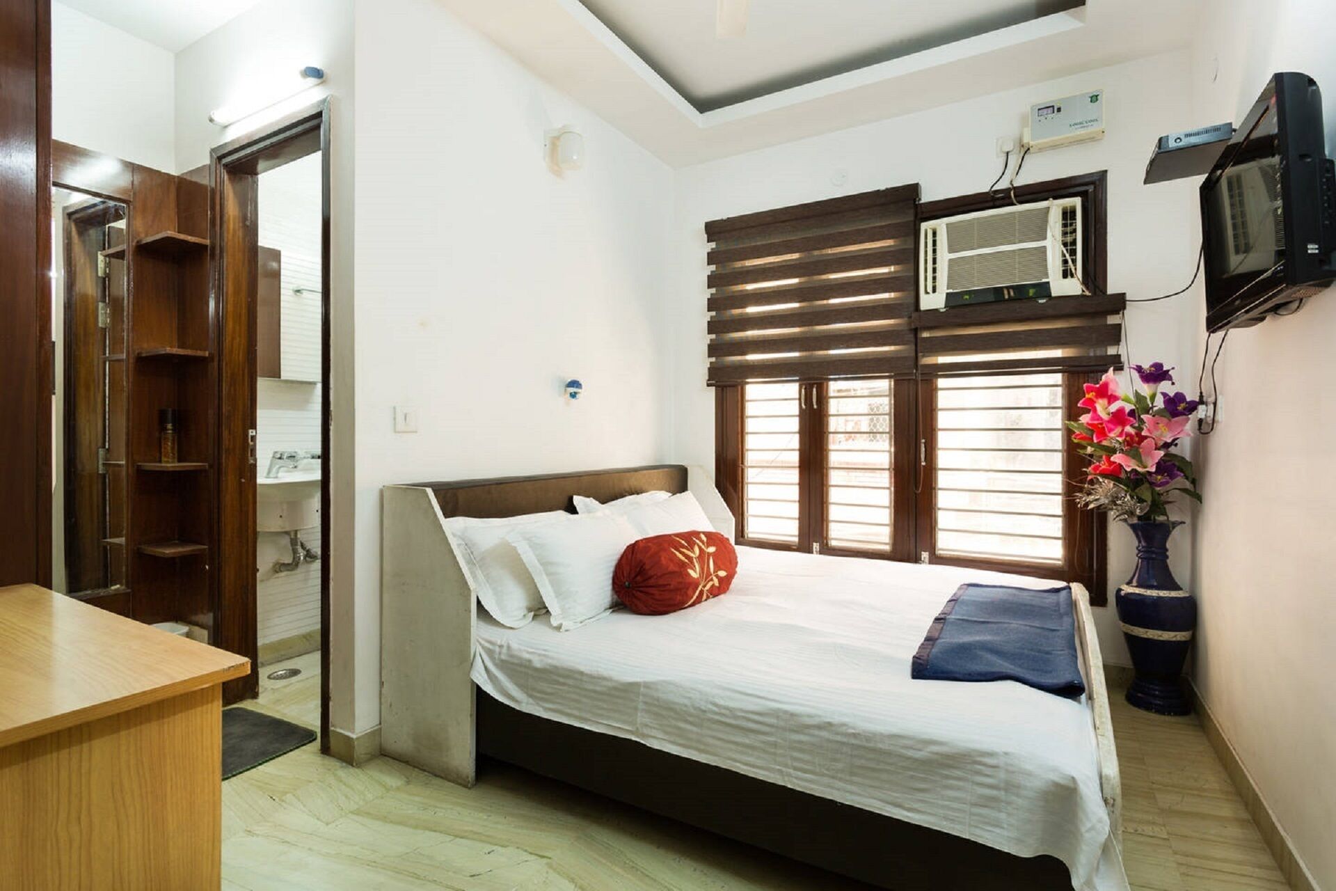 Apartment with comfort & privacy of a hotel