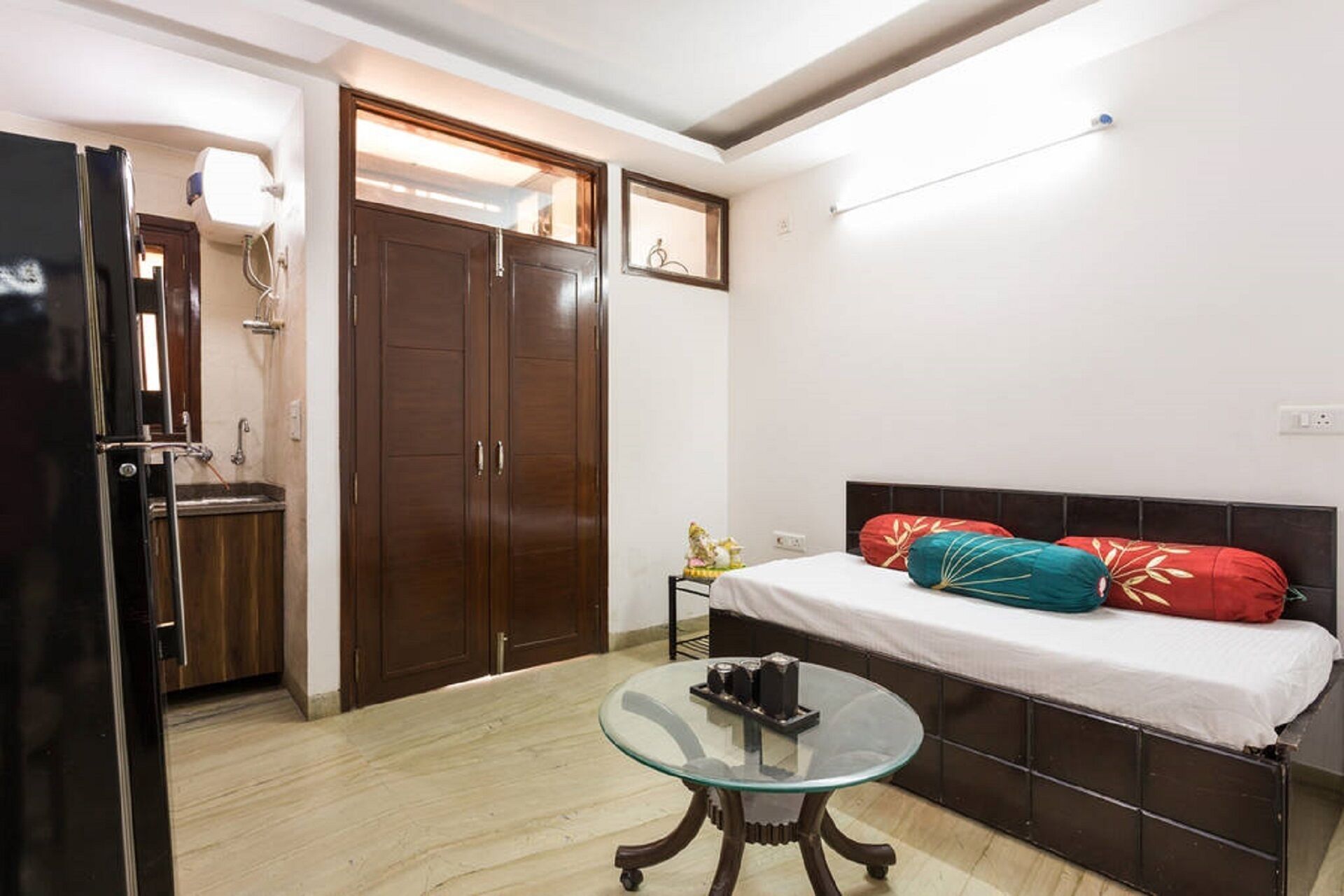 Apartment with comfort & privacy of a hotel