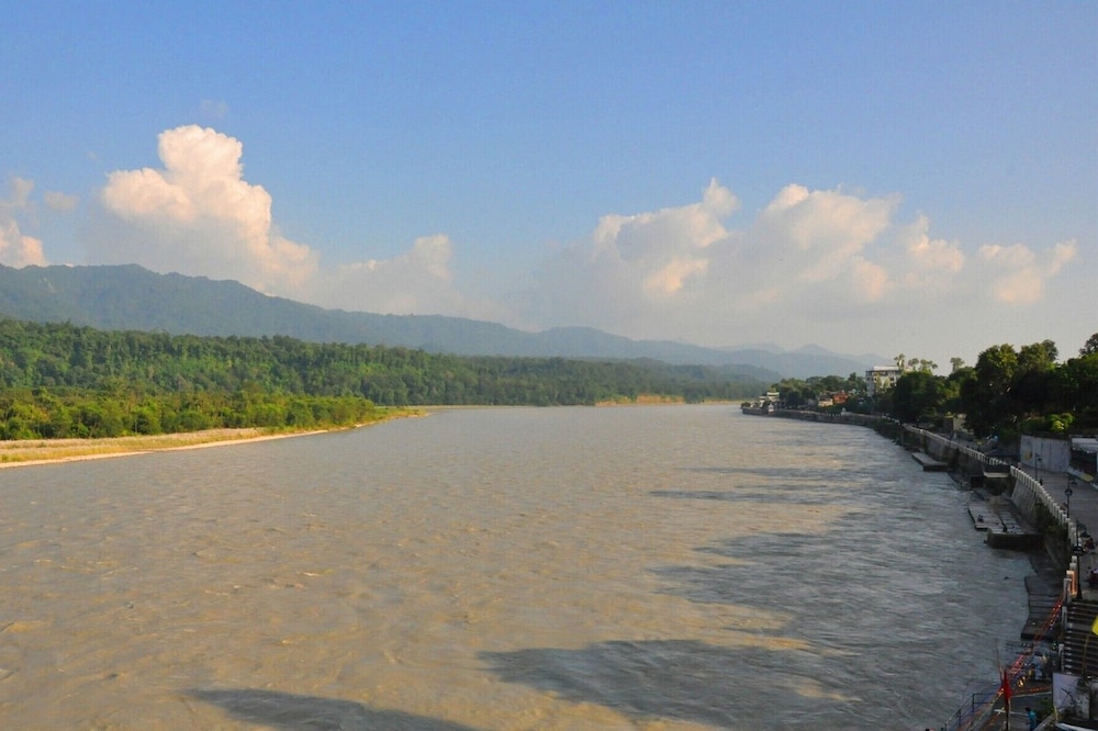 Budget Room on the Ganga - Spirituality Unlimitied
