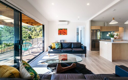 PUTAKI BAY - KERERU VILLA | Be My Guest