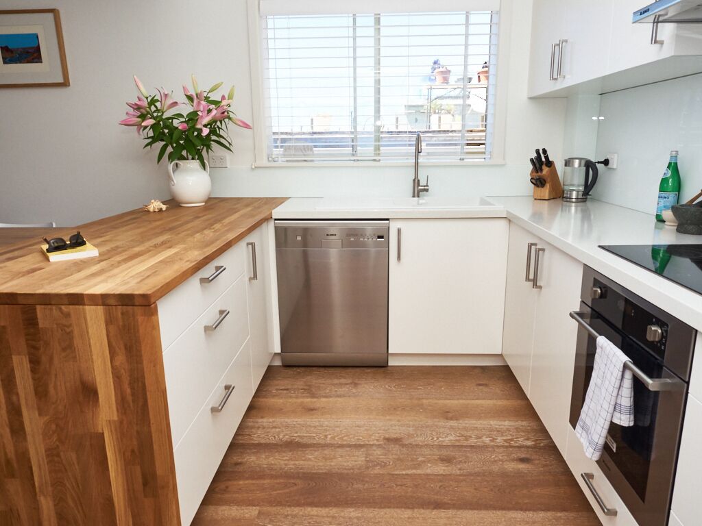 Stylish Tamarama Beachside                         — image 11