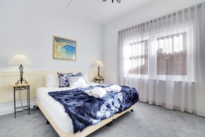 2 habitaciones, tabla de planchar con plancha, wifi y ropa de cama