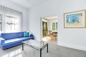 TV - Park View Suite by the Beach (Glenelg)
