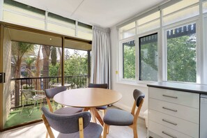 Dining - Park View Suite by the Beach (Glenelg)