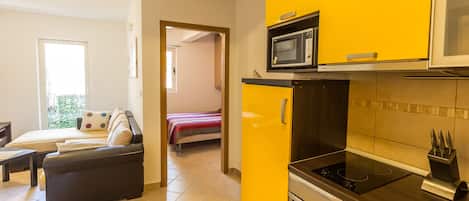 1 bedroom, iron/ironing board, Internet, bed sheets
