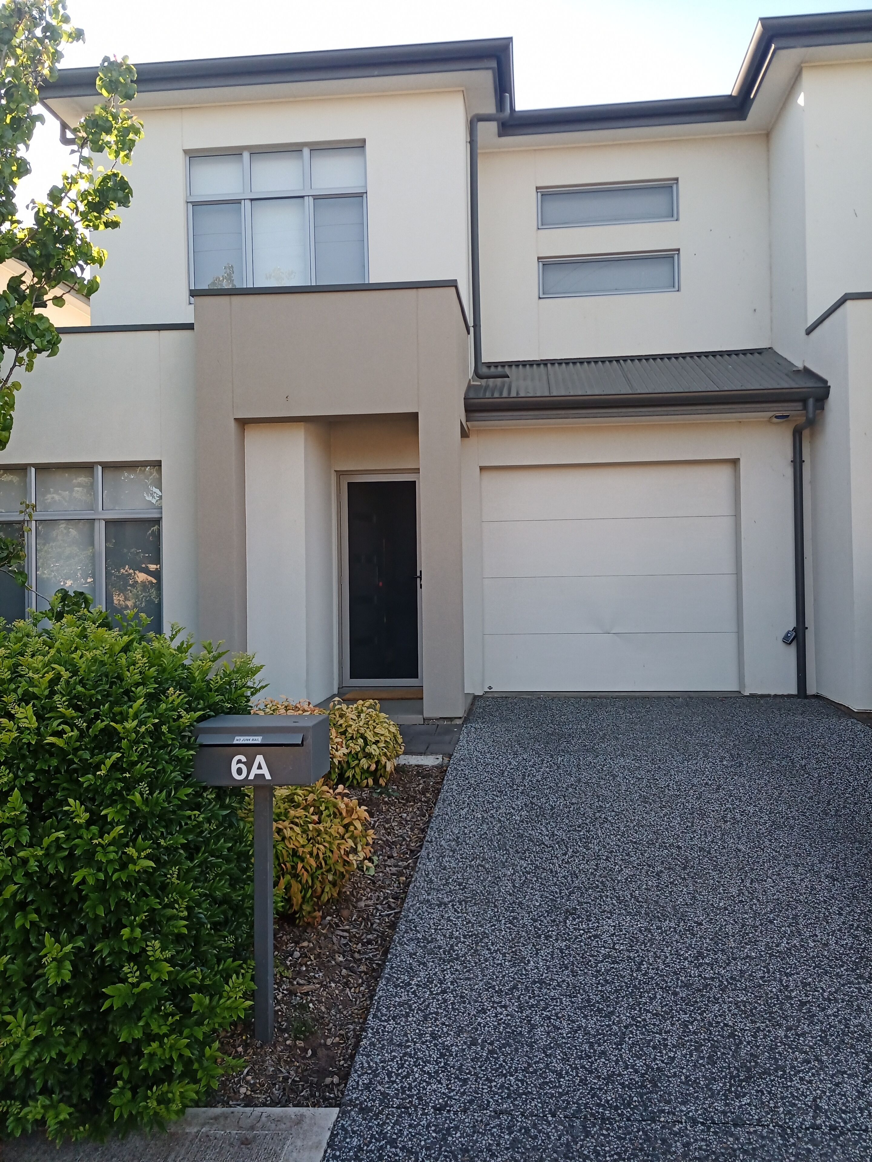 Queen Lizzy Townhouses - 6A