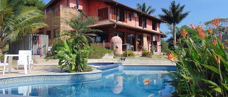 Utomhuspool