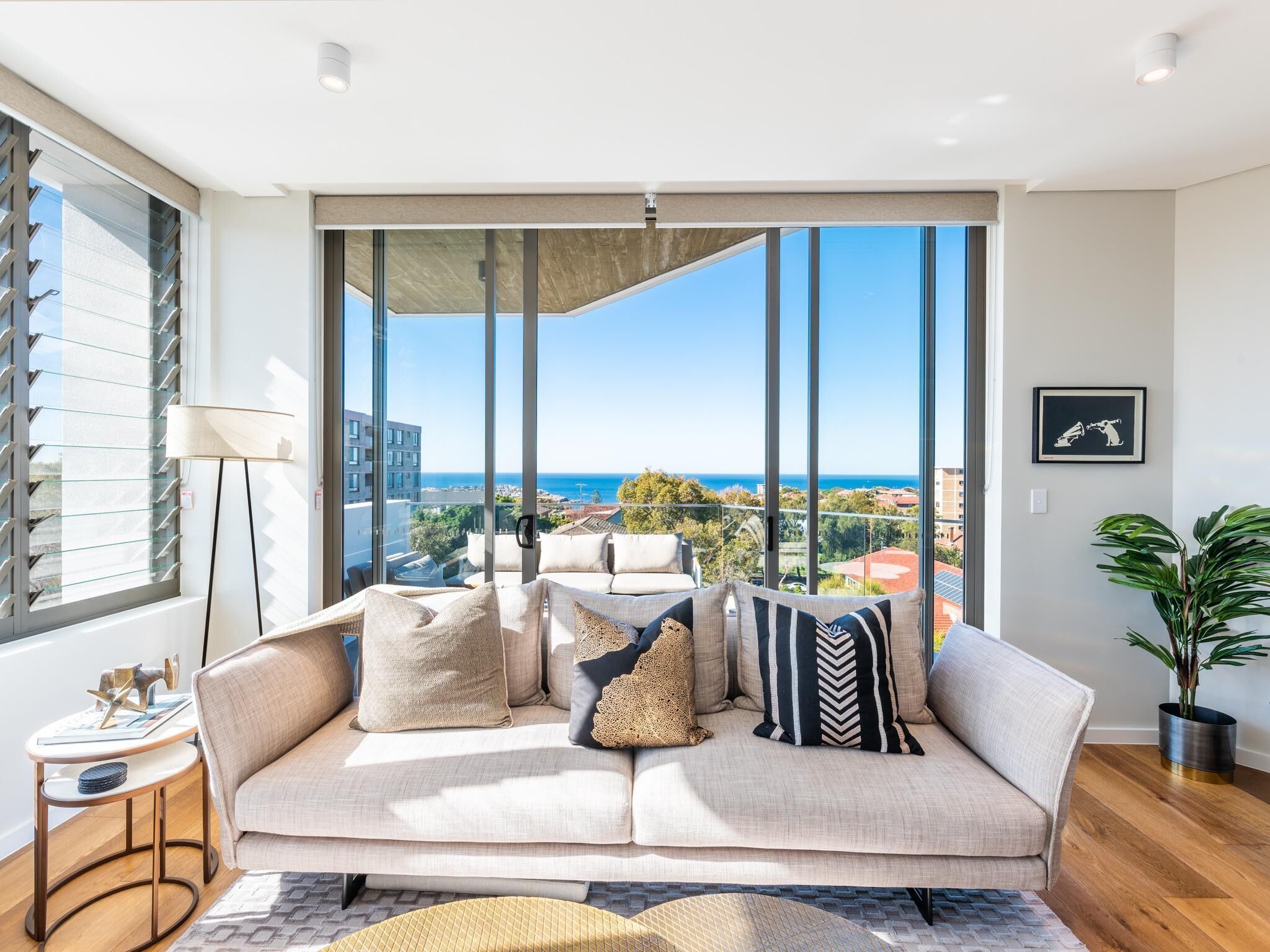 Bondi Amari Six Zero Four- Brand New Designer Apartment