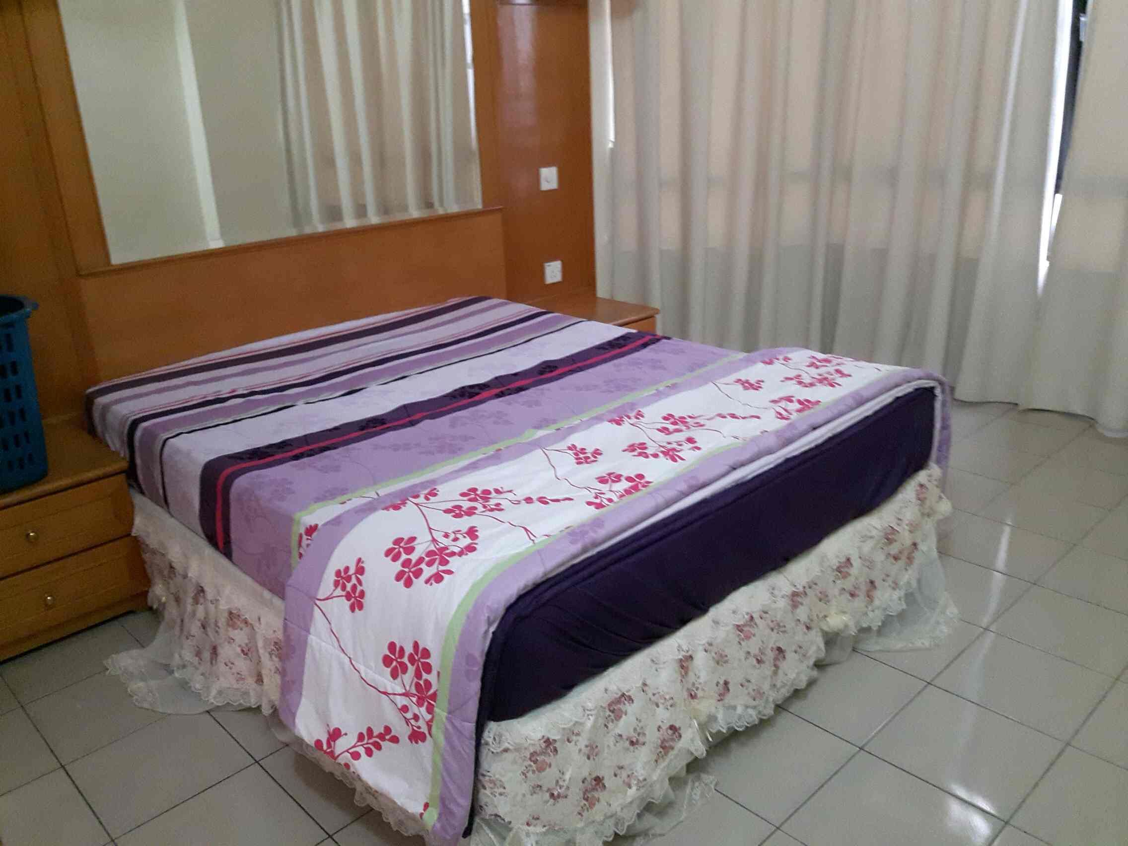 Sunnyville Condominium, Batu Uban