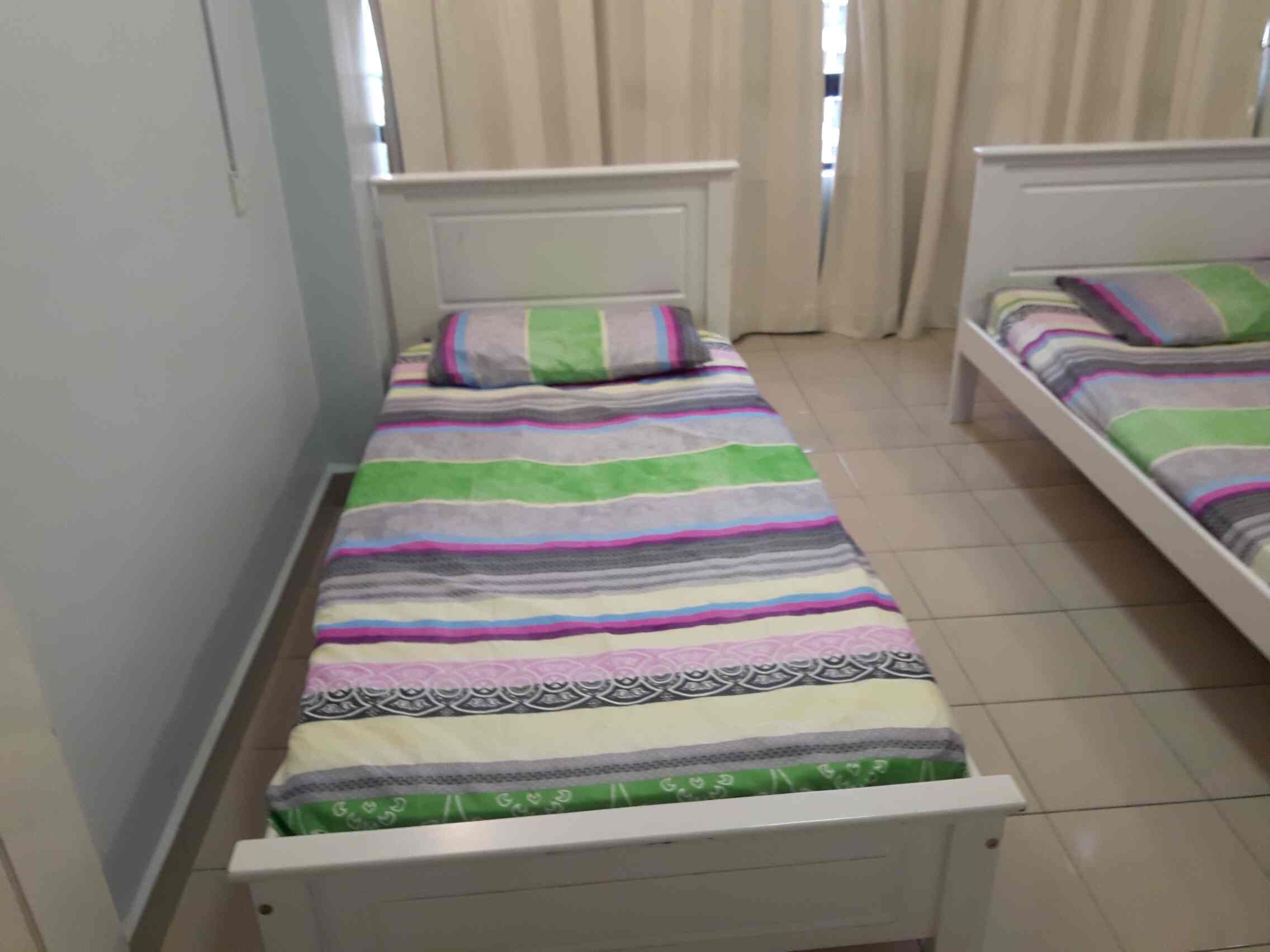 Sunnyville Condominium, Batu Uban