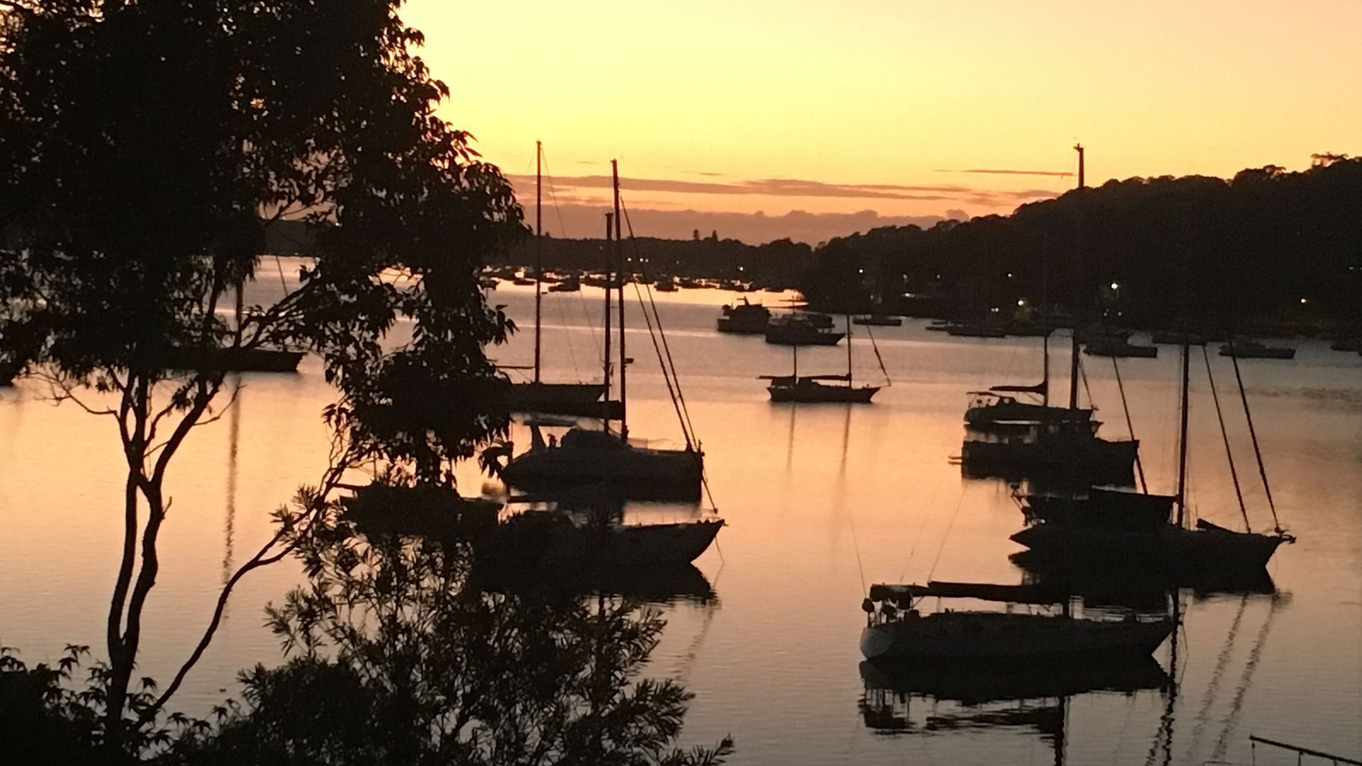 Elvina Bay Retreat - Tranquil Waterfront Getaway