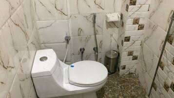 Handtücher, Seife, Toilettenpapier