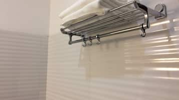 Handtücher, Seife, Toilettenpapier