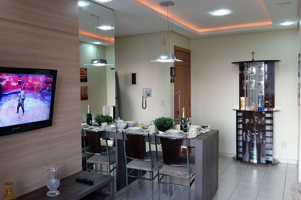 Good APT 2 Bedrooms, 2 Garages, 2 Tvs, Elevator, Front Flamboyant Park
