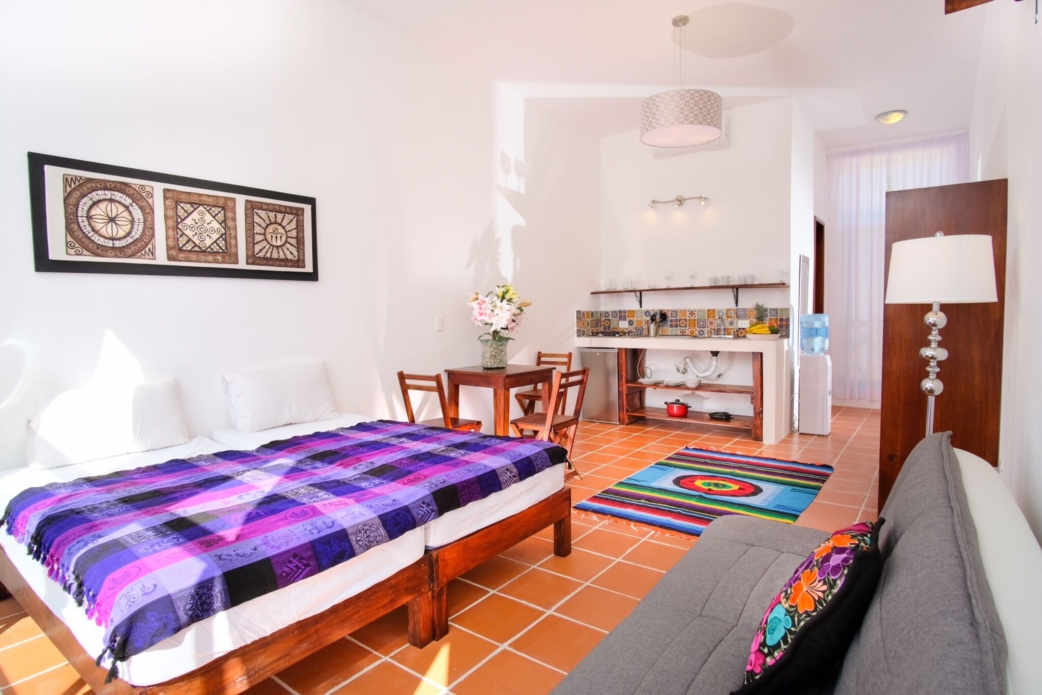 Located right between the best restaurants, bars, and the beach