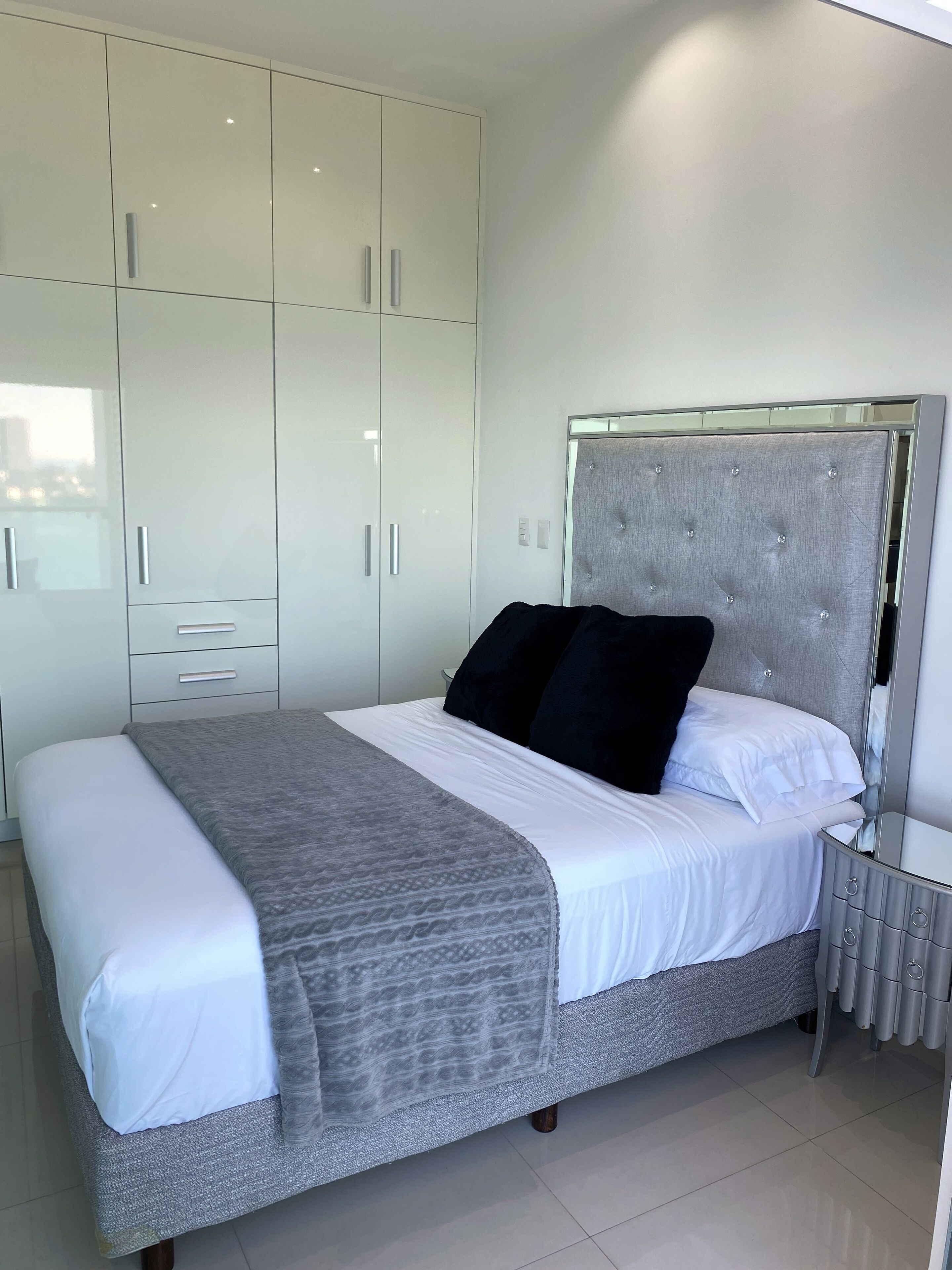 Beautiful Condo with Fantastic Sea and Sunset Views