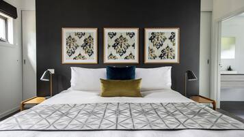 4 habitaciones, tabla de planchar con plancha y cuna de viaje