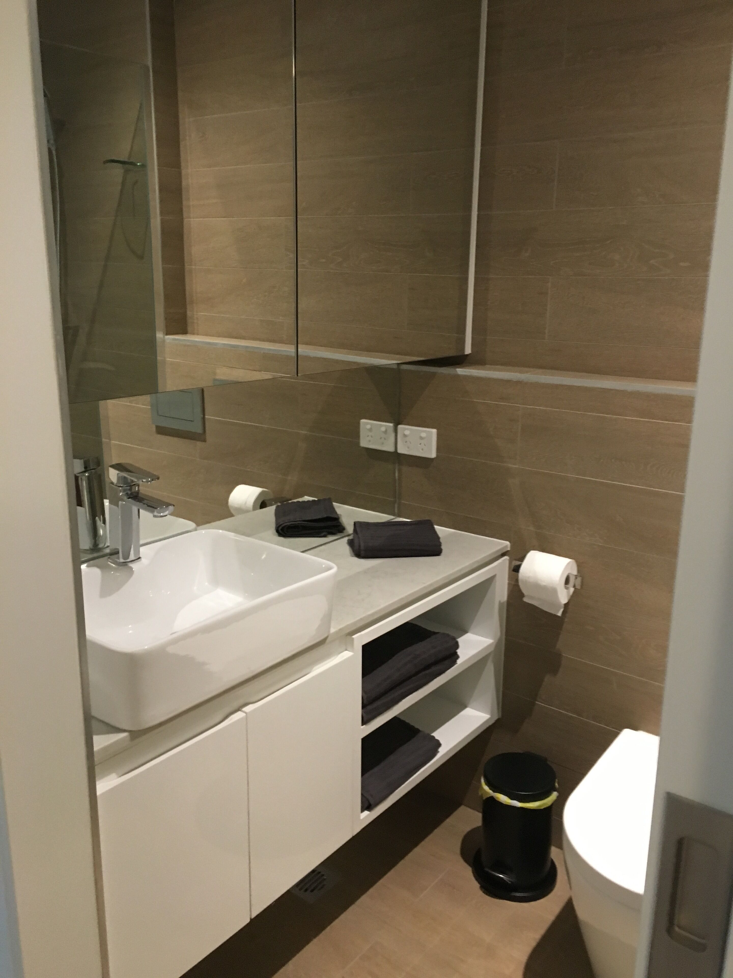 Modern Apartment Heidelberg 2 Bedroom 2 Bathroom — image 5