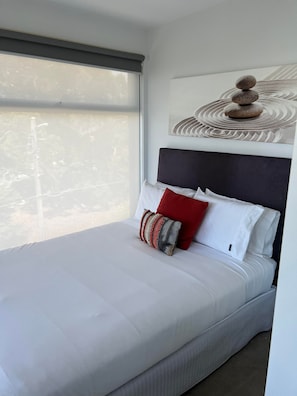 2 habitaciones, escritorio, tabla de planchar con plancha y wifi gratis