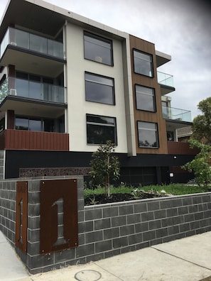 Exterior - Quiet Modern Apartment Heidelberg 2 Bedroom 2 Bathroom (Heidelberg)