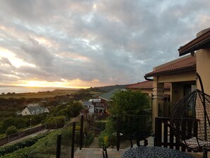 Outdoor dining - Glentana C- nic Route  Room 3 / Garden Route / South Africa (Outeniqua Strand)