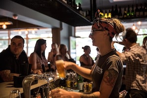 Bar (on property) - The Sampson - Orange   |   Country charm mixed with city chic  (Orange)
