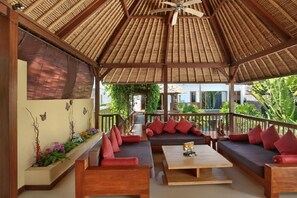 Property grounds - Villa Blue - Spectacular 5-6 bedroom (Seminyak)