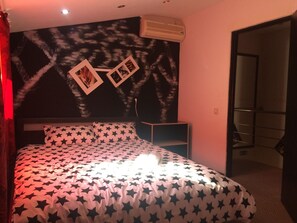 1 bedroom, iron/ironing board, internet, bed sheets