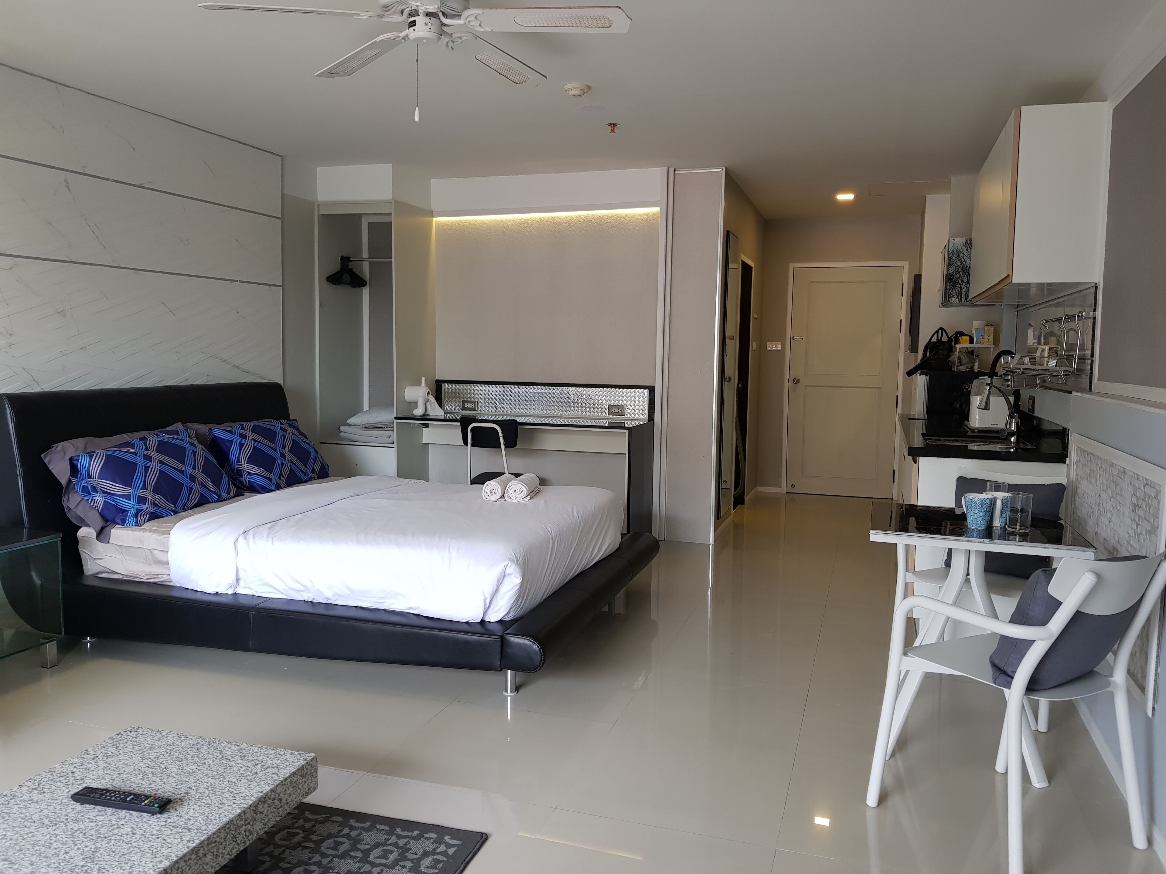 A Beautiful Studio with Pool View Pattaya Downtown