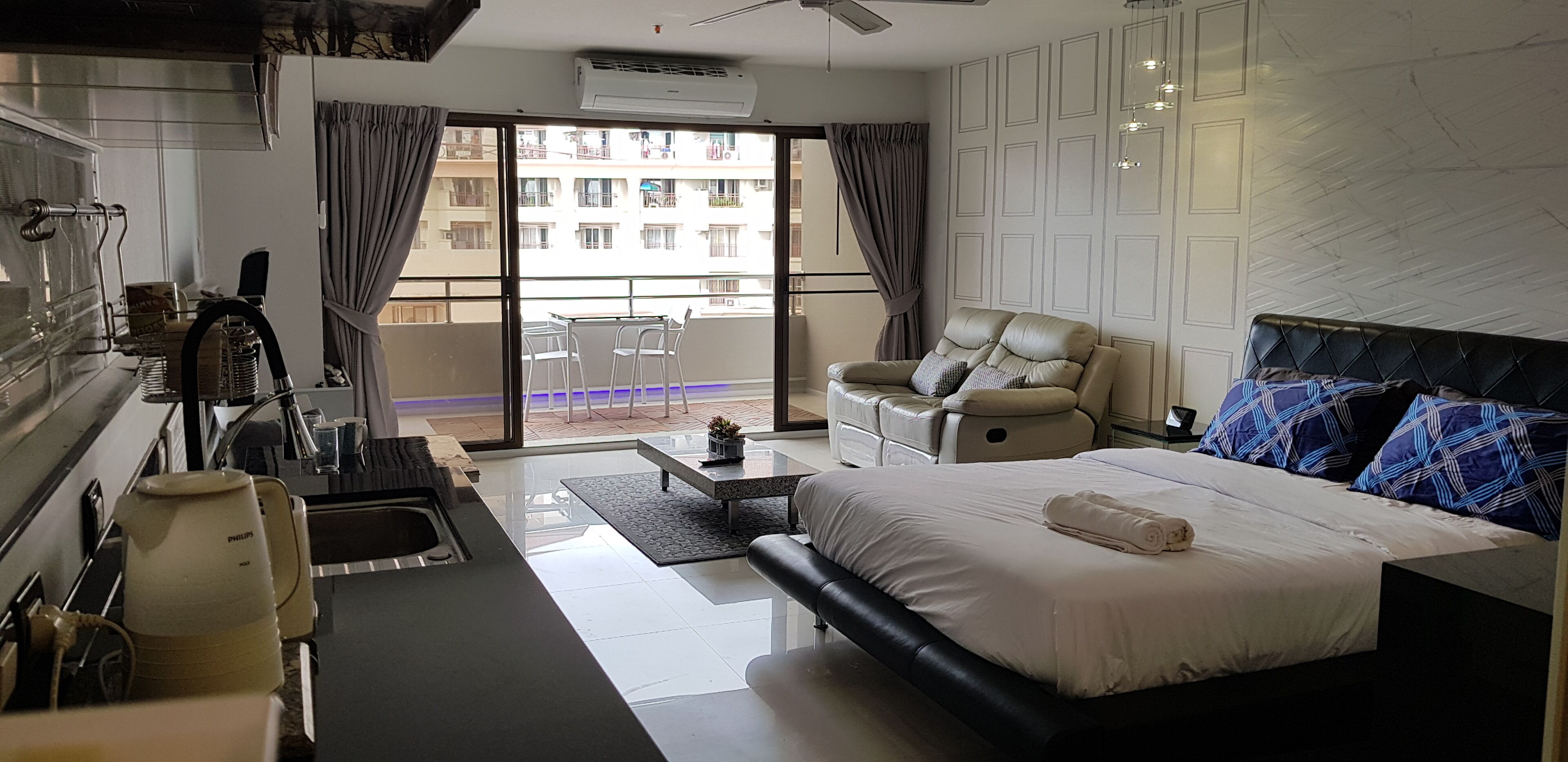 A Beautiful Studio with Pool View Pattaya Downtown