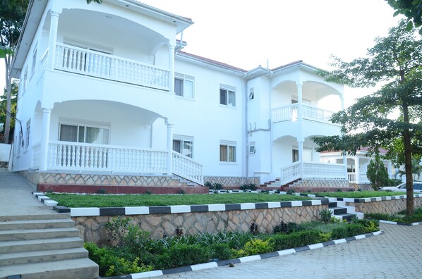 Exterior - Muyenga Vacation Home – Executive Apartment (Makindye)