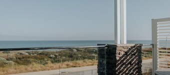 Beach house at SeaScapes, Mandurah (free spaceX wifi)