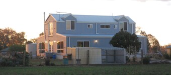 Jackaleah Farm  Stay Oxley