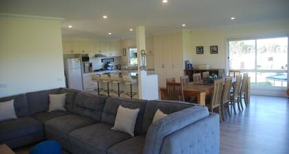 Jackaleah Farm Stay Oxley