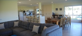 Jackaleah Farm Stay Oxley