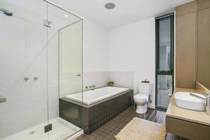 Badewanne, Haartrockner