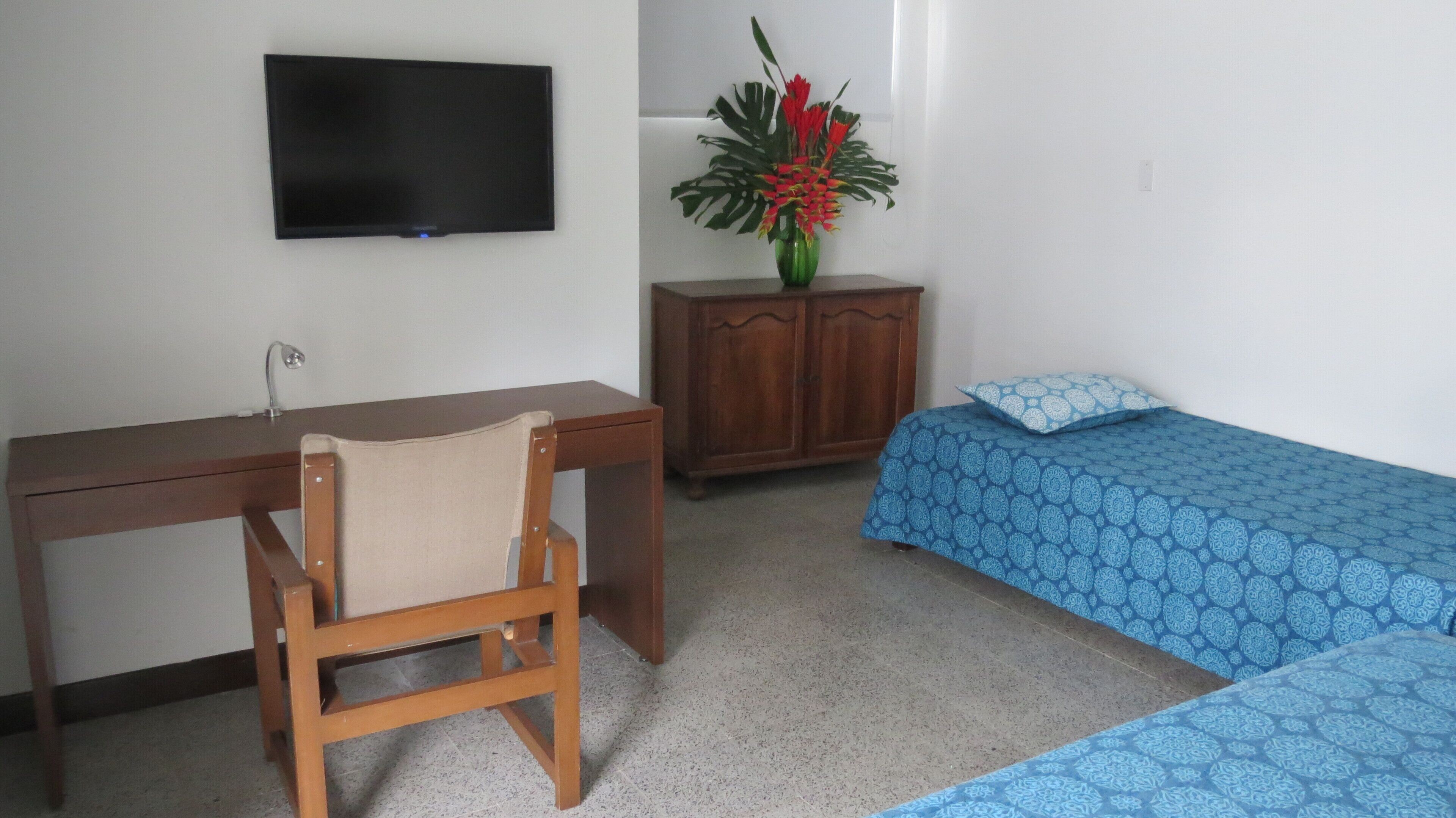 Hotel del Oeste B&B BEST LOCATION in Cali, we will make sure you enjoy your stay