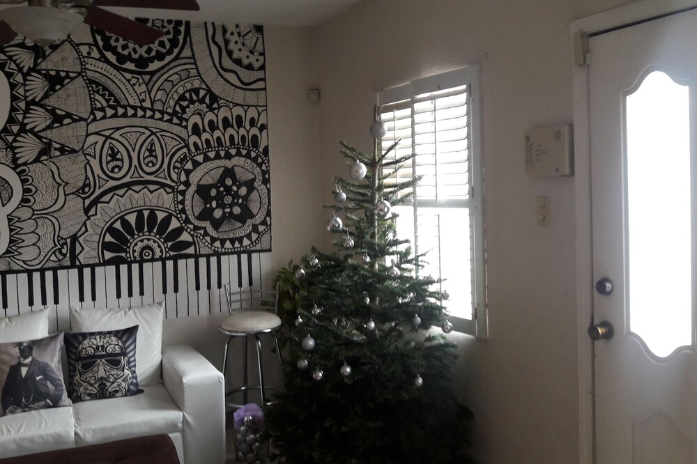 2 USA CONSULATE HAKAL HOUSE Room for 2