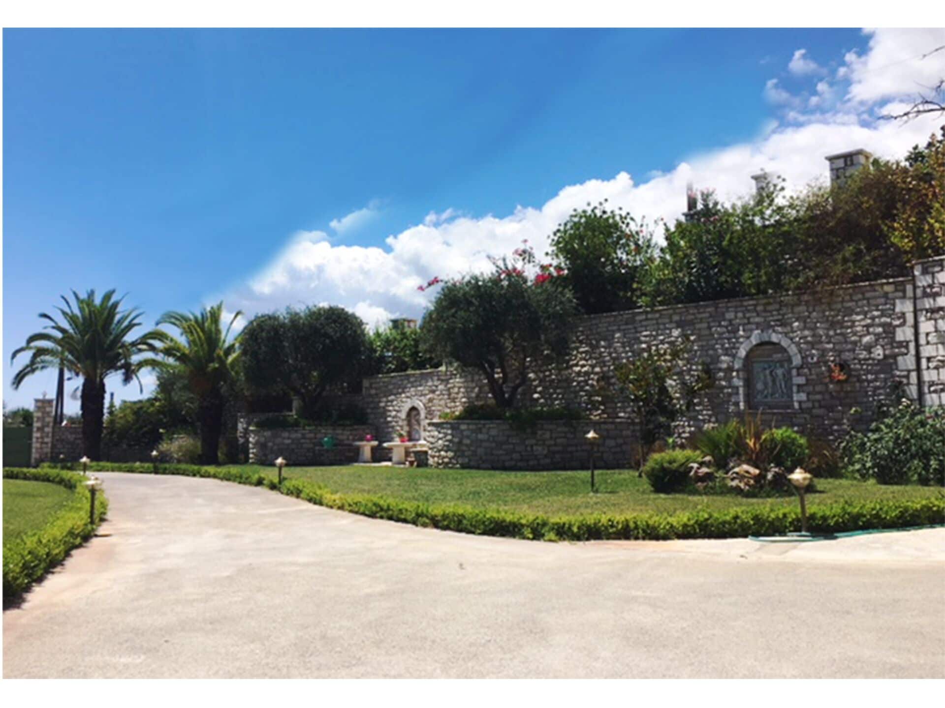 Newly built cozy country style Condo