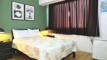 2 slaapkamers, een kluis op de kamer, een bureau, geluiddichte muren