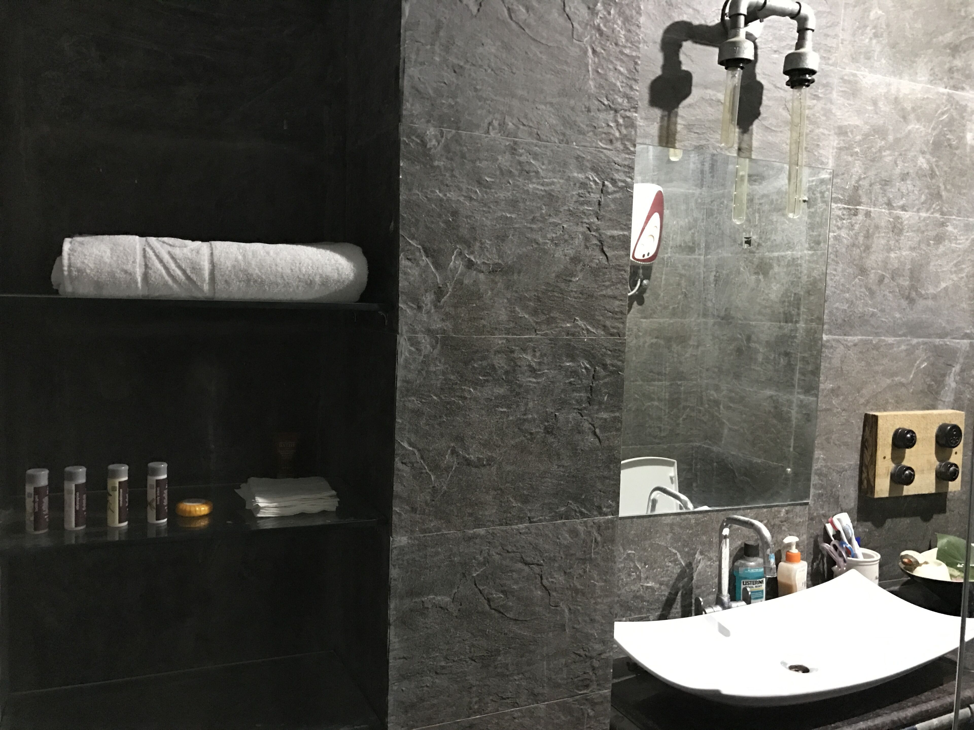 An Antique Living Experience For U