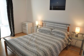 2 chambres, fer et planche à repasser, accès au Wi-Fi (inclus)